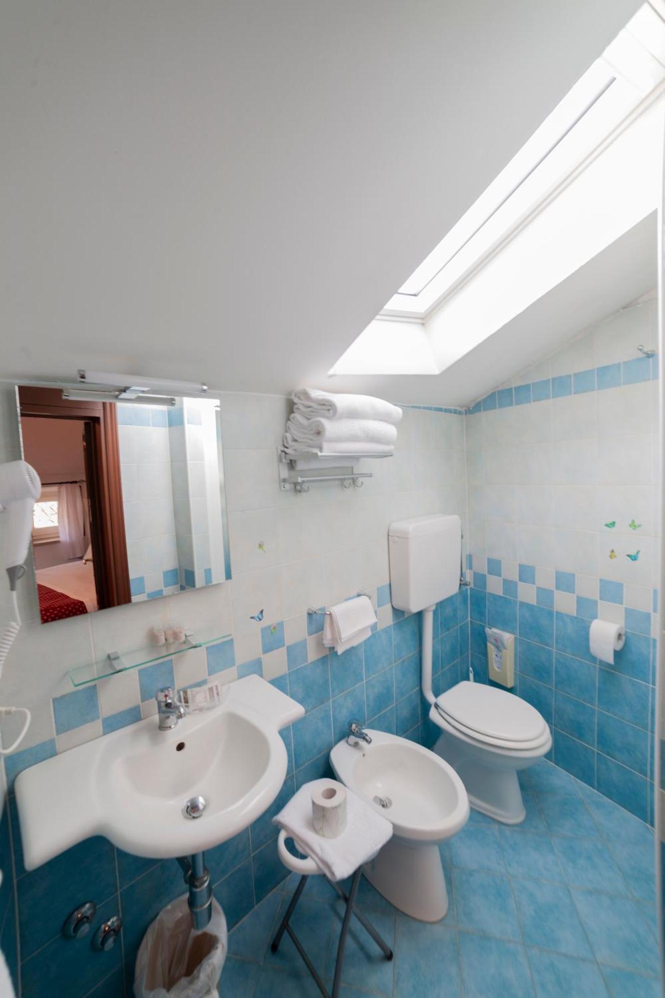 Hotel Pax Ассізі Екстер'єр фото