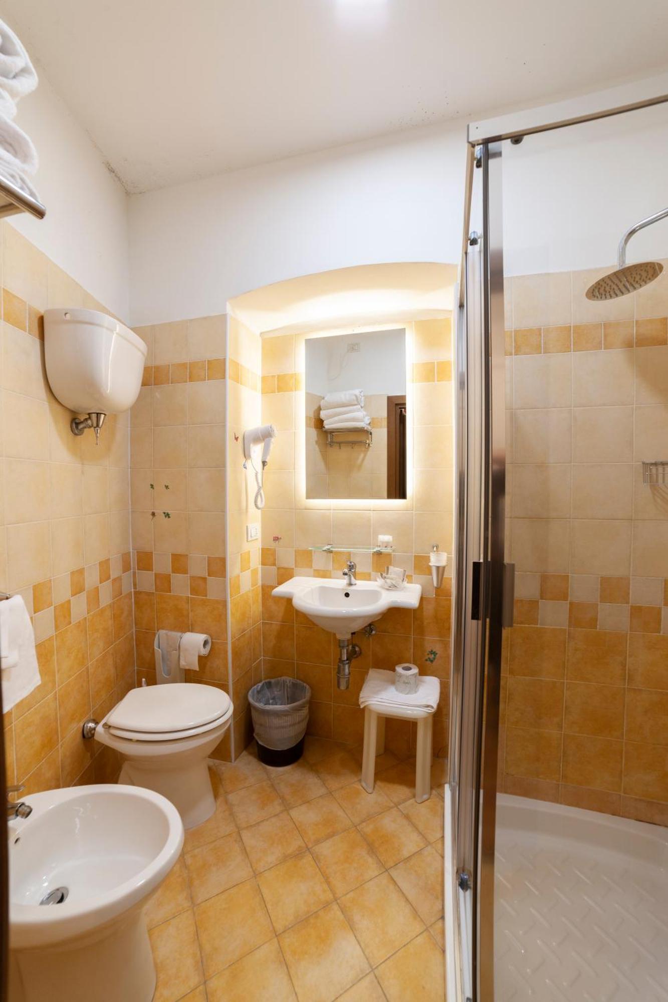 Hotel Pax Ассізі Екстер'єр фото