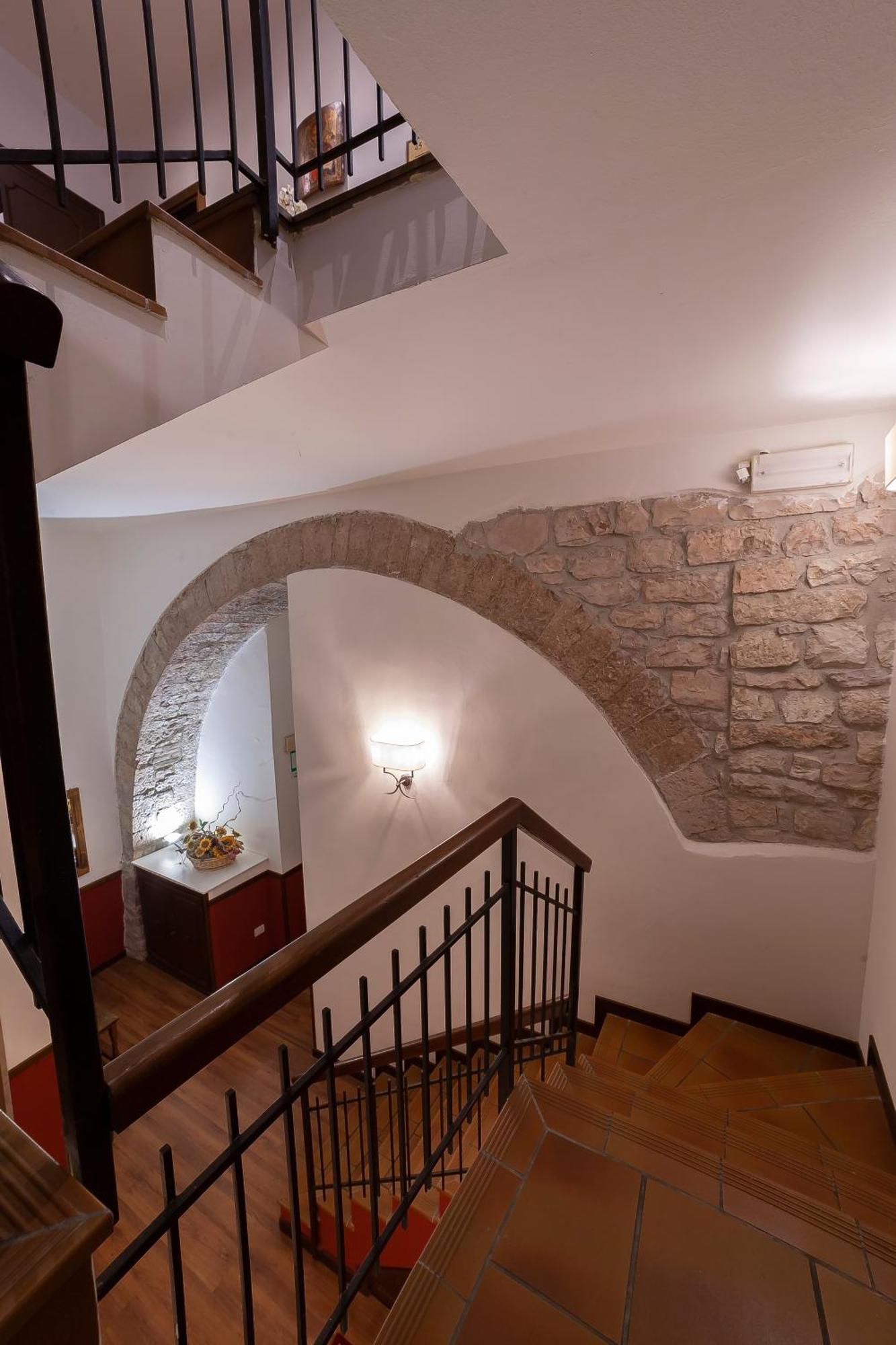 Hotel Pax Ассізі Екстер'єр фото