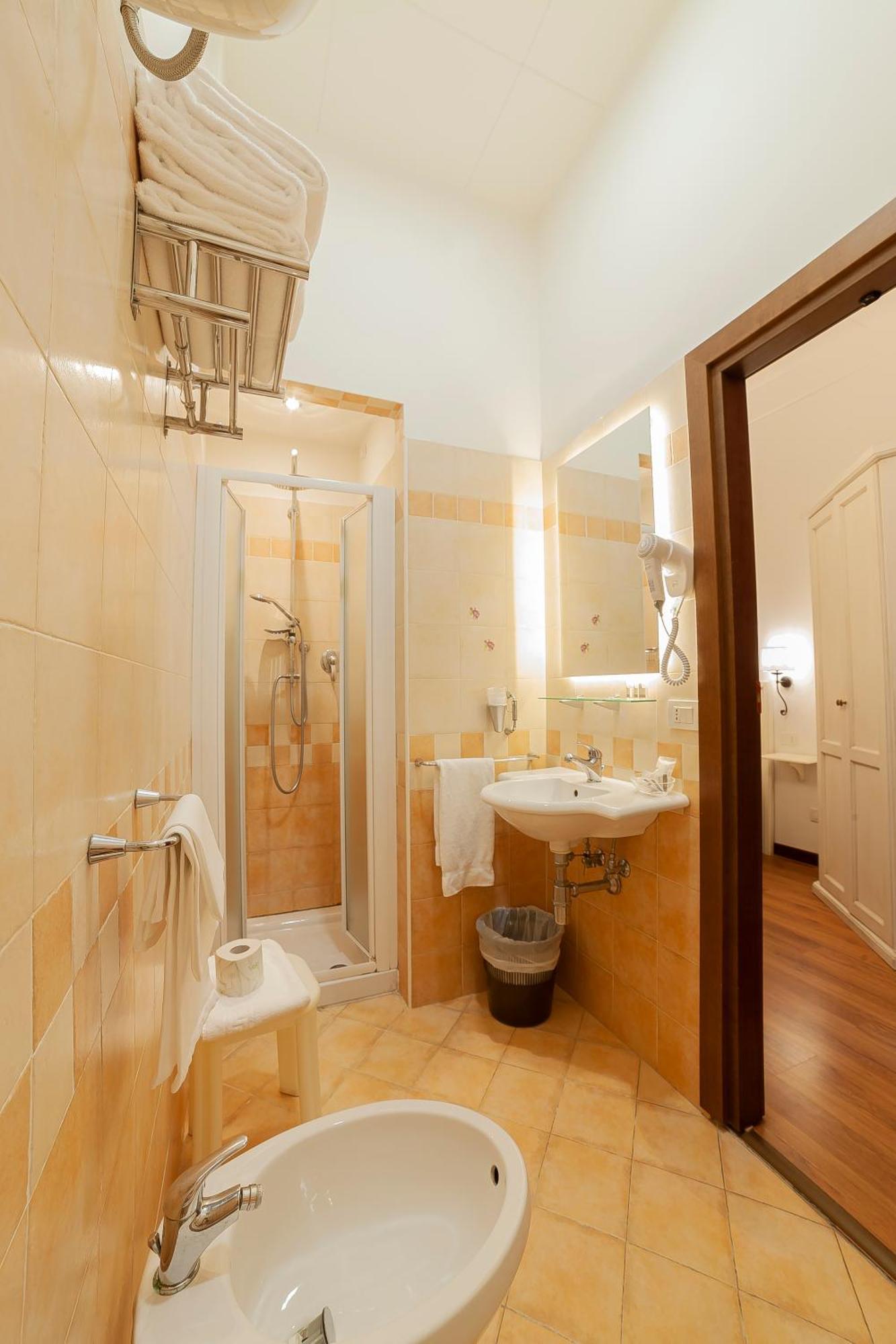 Hotel Pax Ассізі Екстер'єр фото