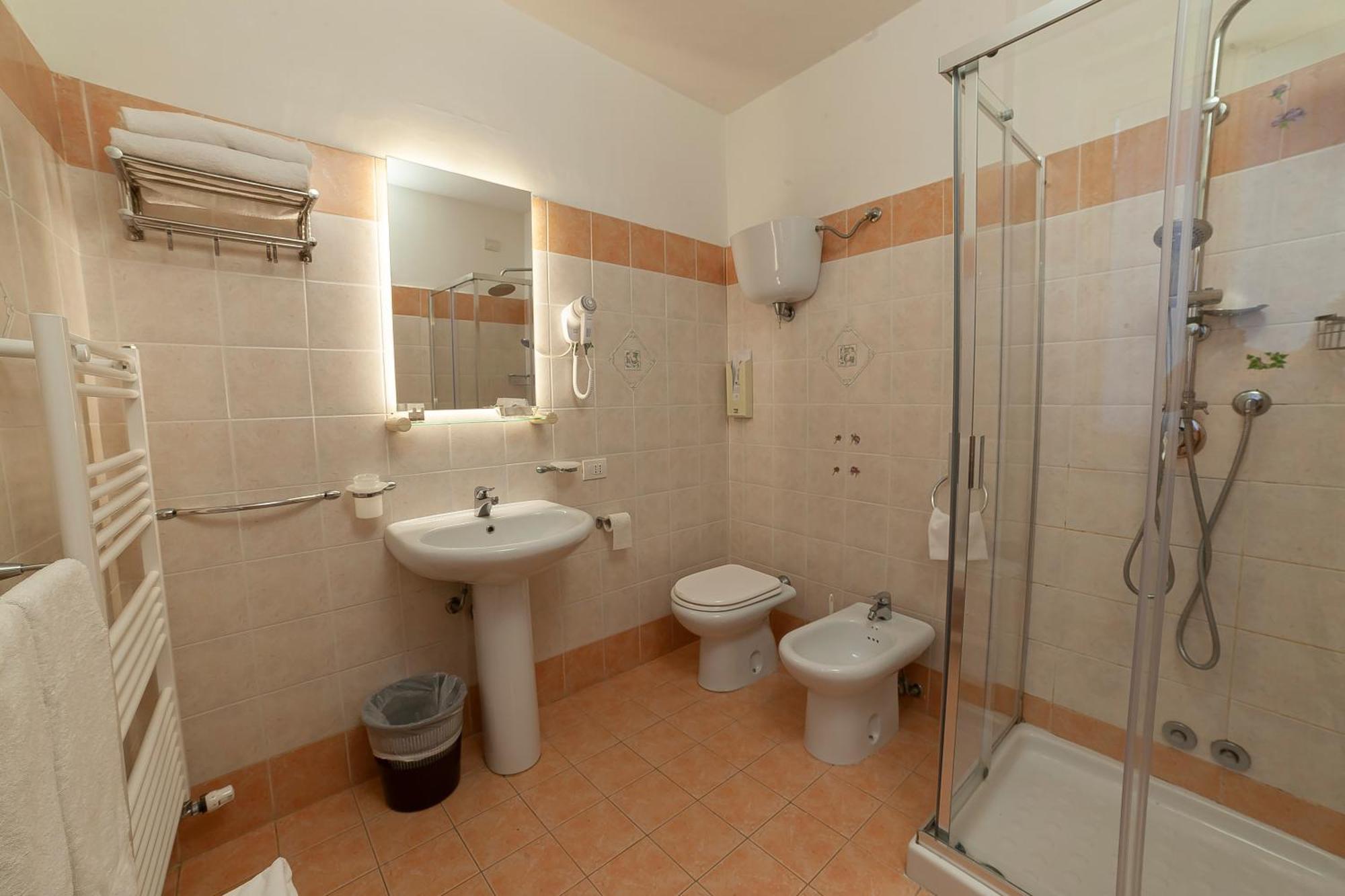 Hotel Pax Ассізі Екстер'єр фото