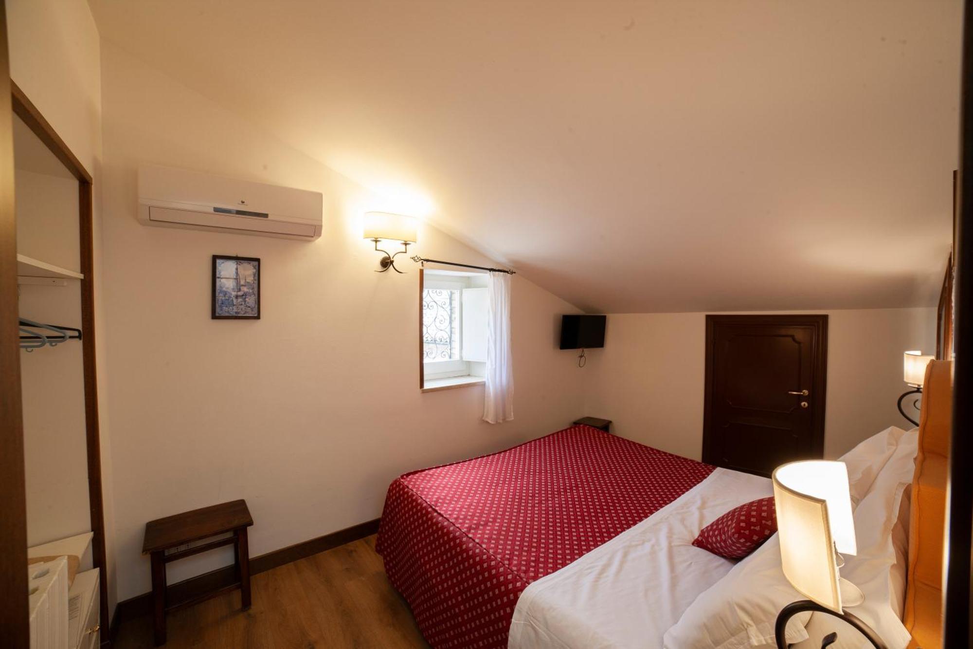 Hotel Pax Ассізі Екстер'єр фото