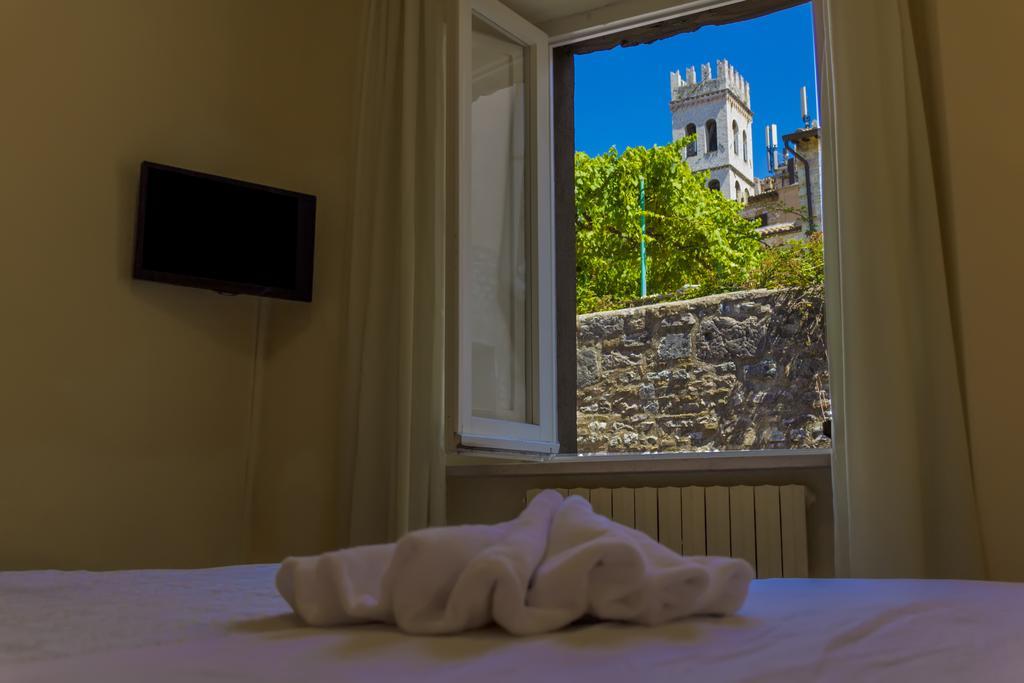 Hotel Pax Ассізі Екстер'єр фото