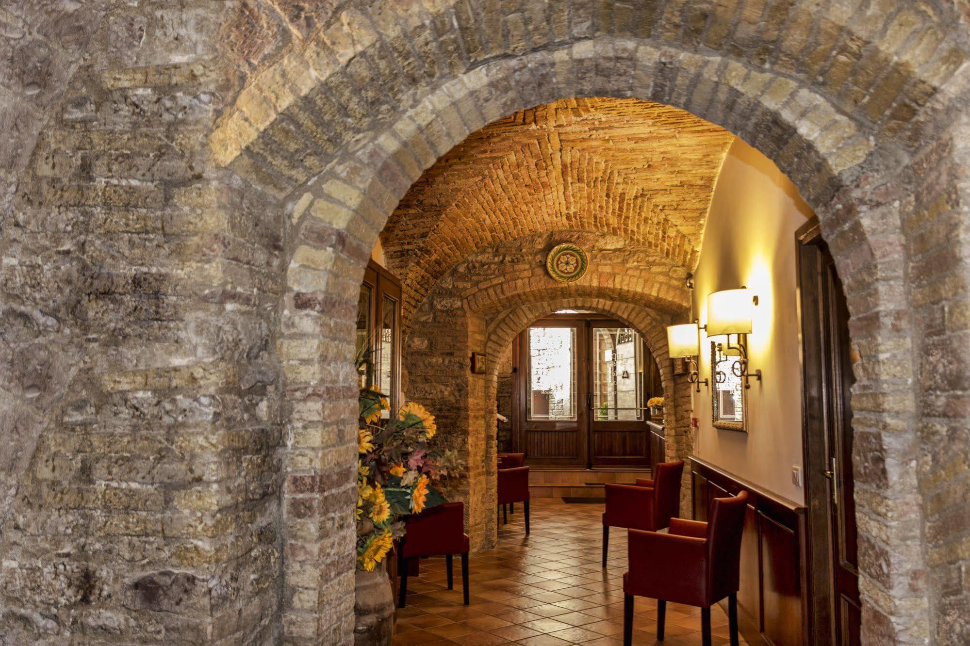 Hotel Pax Ассізі Екстер'єр фото